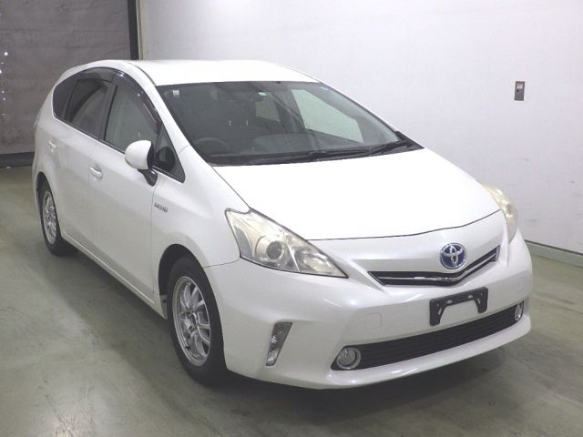 40179 Toyota Prius alpha ZVW41W 2011 г. (Honda Sendai)